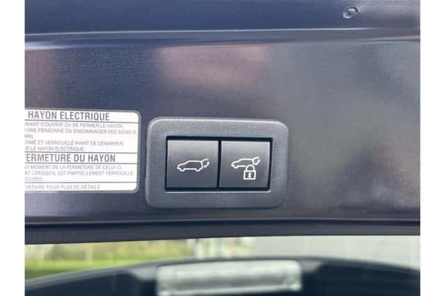 Toyota Yaris Cross (2022) thumbnail 4