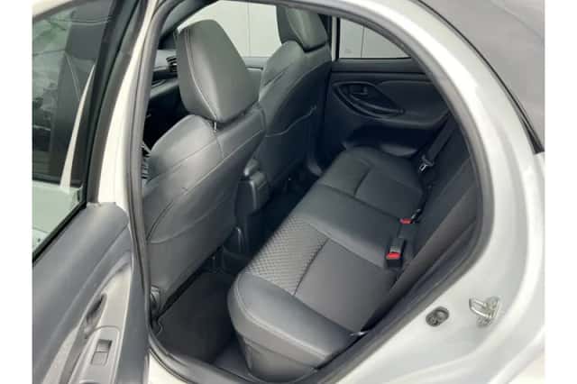 Toyota Yaris (2021) thumbnail 5