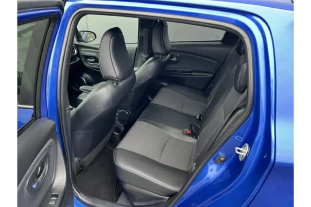 Toyota Yaris (2017) thumbnail 5