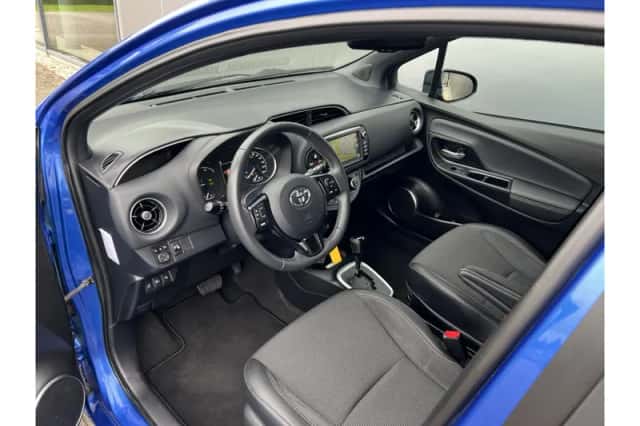 Toyota Yaris (2017) thumbnail 6