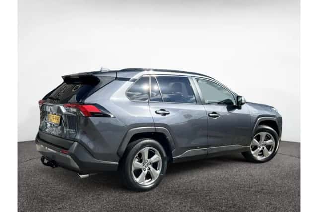 Toyota RAV4 (2020) thumbnail 2