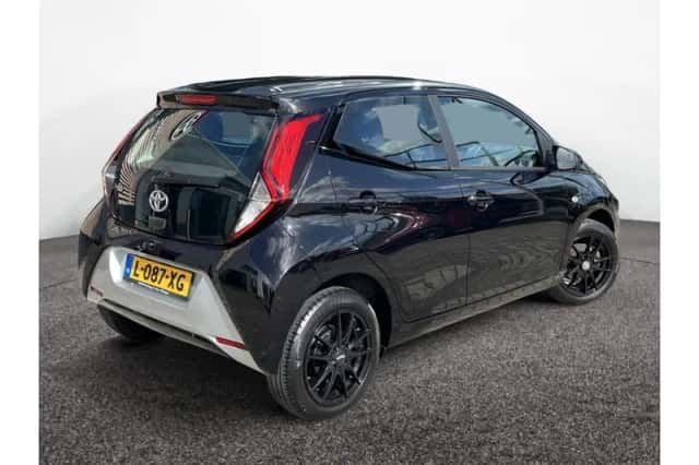 Toyota Aygo (2021) thumbnail 2