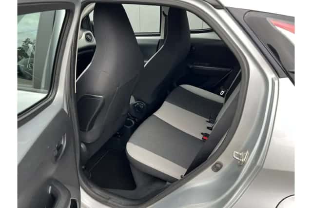 Toyota Aygo (2016) thumbnail 4