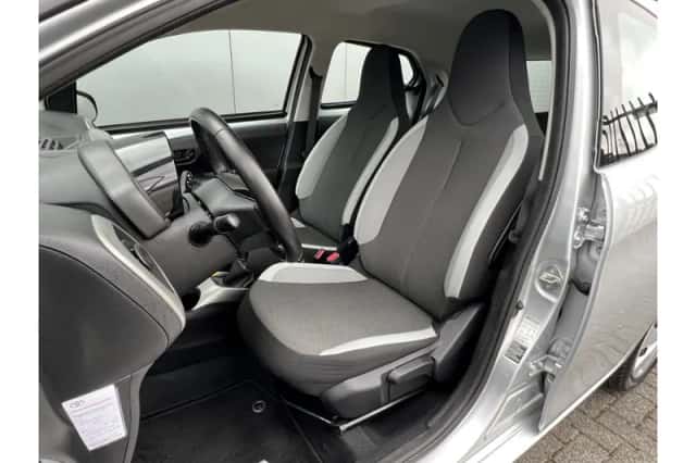 Toyota Aygo (2016) thumbnail 6