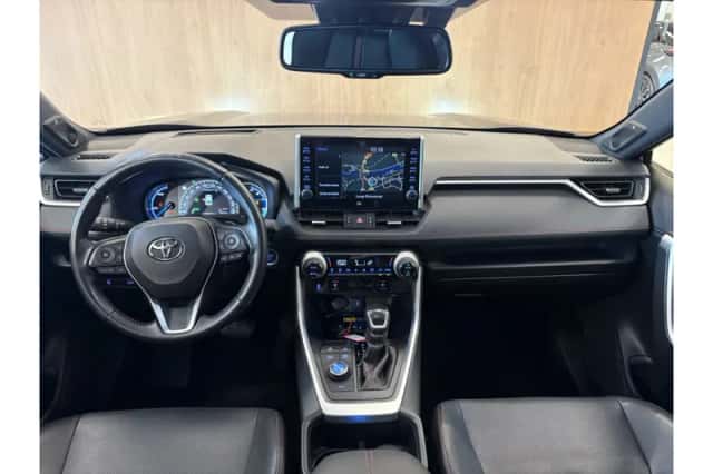 Toyota RAV4 (2022) thumbnail 3
