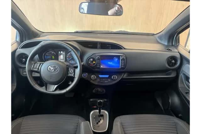 Toyota Yaris (2018) thumbnail 3