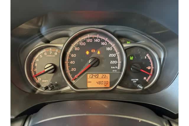 Toyota Yaris (2016) thumbnail 4