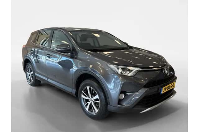 Toyota RAV4 (2016) thumbnail 6