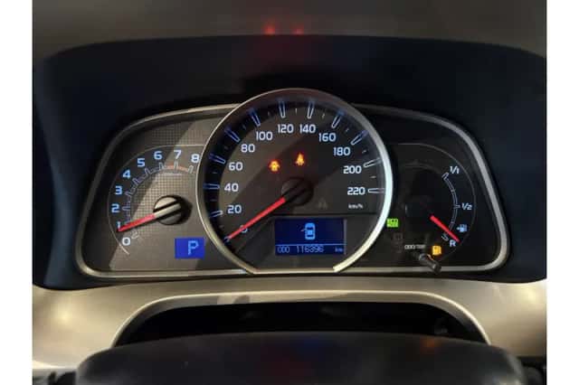 Toyota RAV4 (2015) thumbnail 4