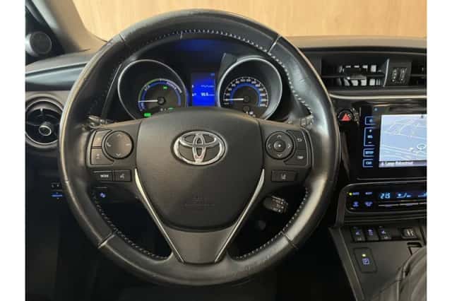 Toyota Auris (2017) thumbnail 5