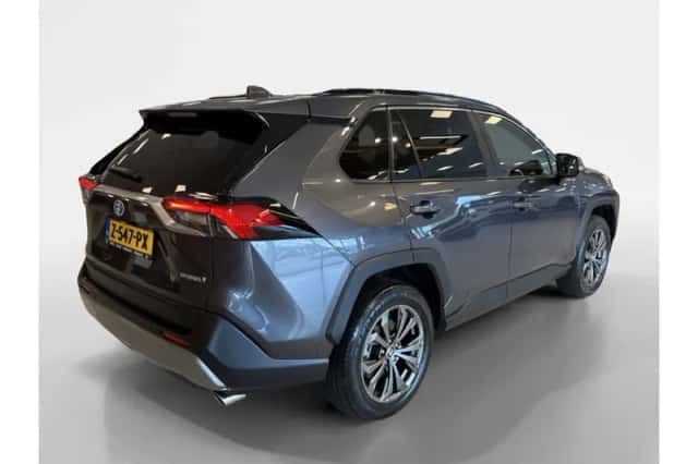 Toyota RAV4 (2024) thumbnail 2