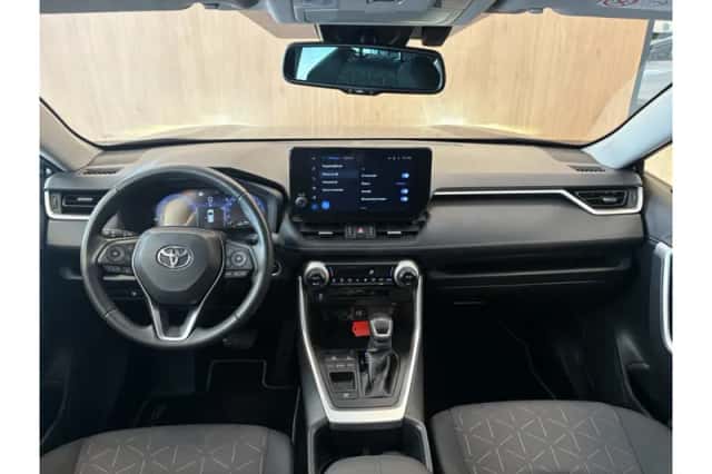 Toyota RAV4 (2024) thumbnail 3