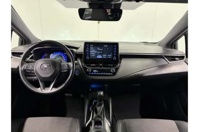 Toyota Corolla (2021) thumbnail 3
