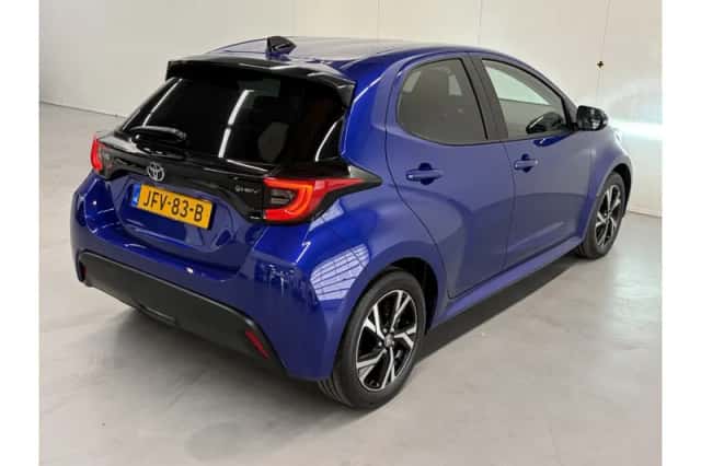 Toyota Yaris (2025) thumbnail 2