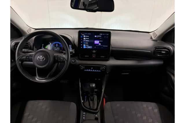 Toyota Yaris (2025) thumbnail 3