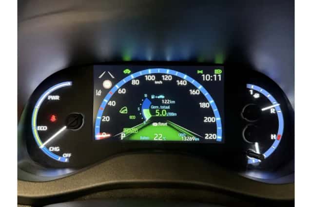 Toyota Yaris Cross (2023) thumbnail 4