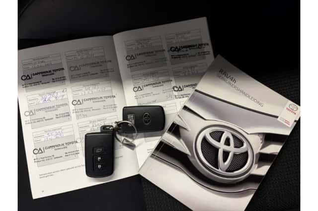 Toyota RAV4 (2016) thumbnail 5