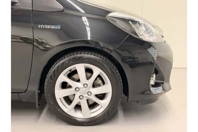 Toyota Yaris (2014) thumbnail 5