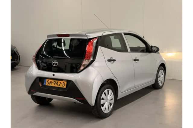 Toyota Aygo (2018) thumbnail 2