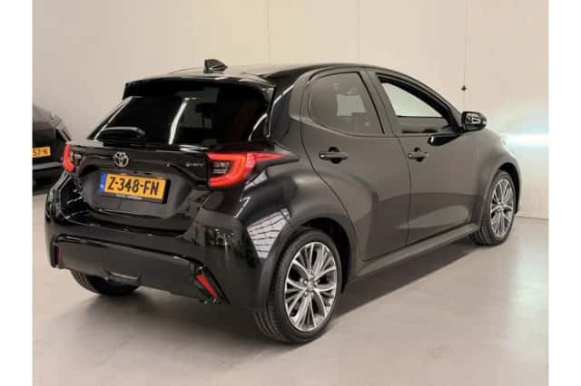 Toyota Yaris (2024) thumbnail 2