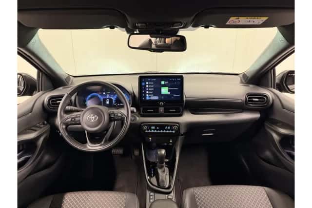 Toyota Yaris (2024) thumbnail 3