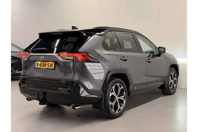 Toyota RAV4 (2024) thumbnail 2