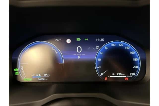 Toyota RAV4 (2024) thumbnail 4