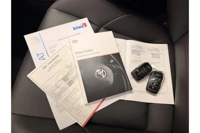 Toyota RAV4 (2024) thumbnail 5