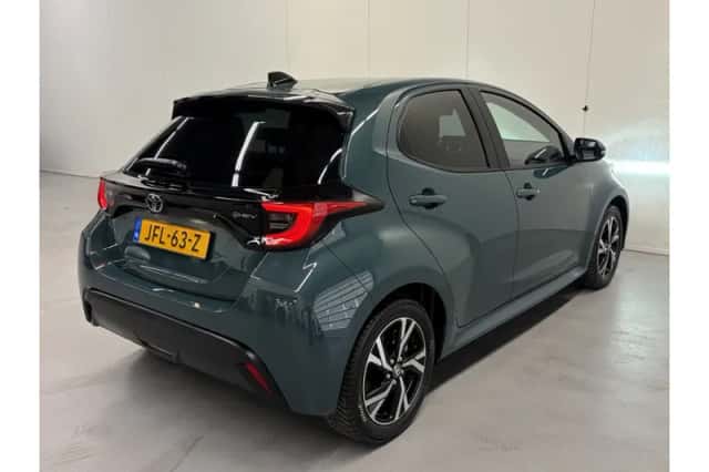 Toyota Yaris (2025) thumbnail 2