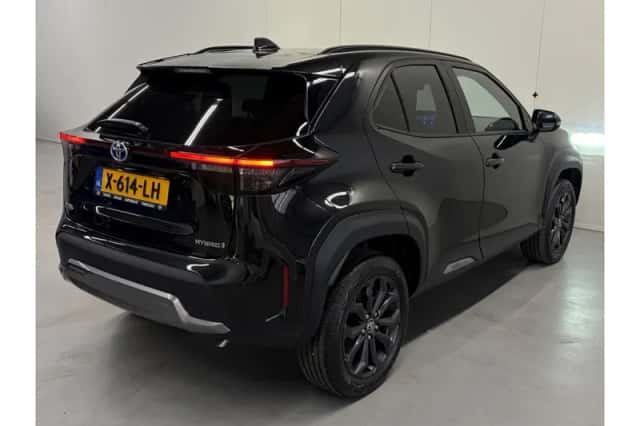 Toyota Yaris Cross (2024) thumbnail 2