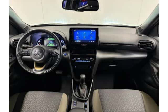 Toyota Yaris Cross (2024) thumbnail 3