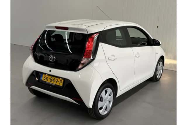 Toyota Aygo (2018) thumbnail 2