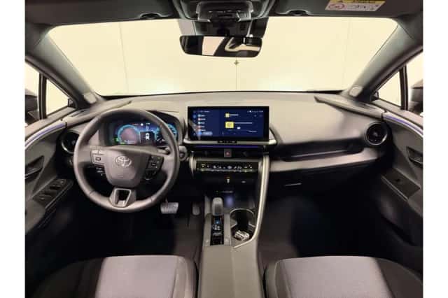 Toyota C-HR (2025) thumbnail 3