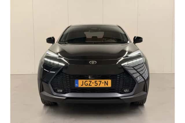 Toyota C-HR (2025) thumbnail 6