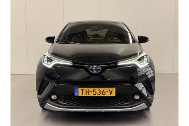 Toyota C-HR (2018) thumbnail 6