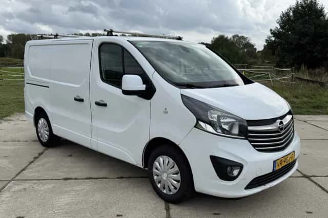 Opel Vivaro (2015) thumbnail 3