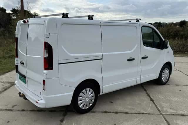 Opel Vivaro (2015) thumbnail 5