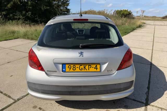 Peugeot 207 (2008) thumbnail 6