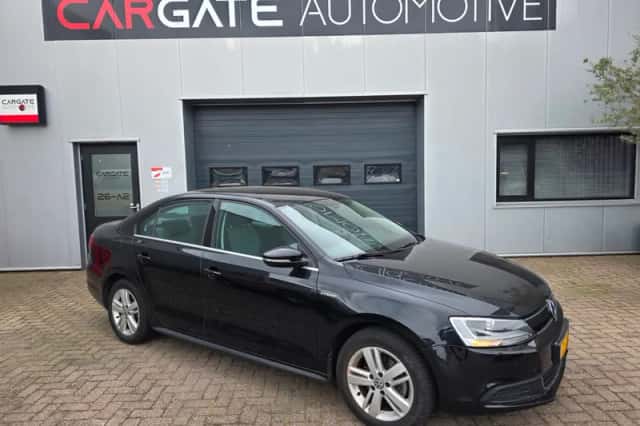 Volkswagen Jetta (2014) thumbnail 1