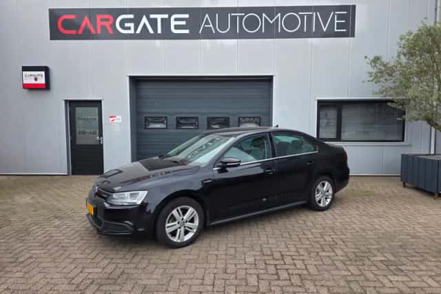 Volkswagen Jetta (2014) thumbnail 3
