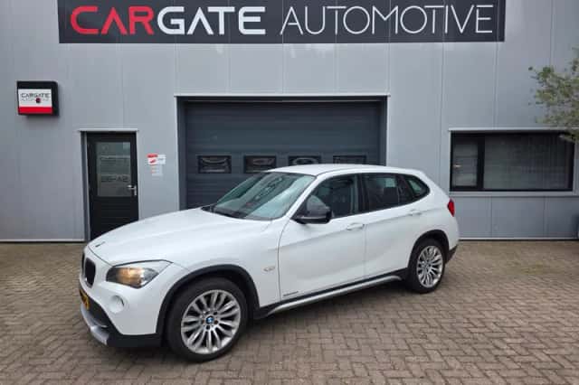 BMW X1 (2010) thumbnail 2