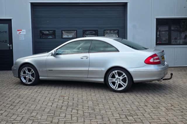 Mercedes-Benz CLK-Klasse (2003) thumbnail 2