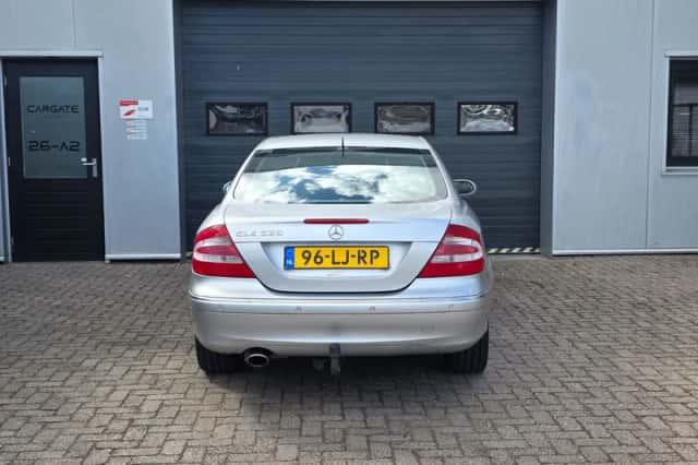 Mercedes-Benz CLK-Klasse (2003) thumbnail 5