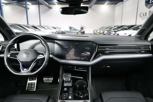 Volkswagen Touareg (2021) thumbnail 2