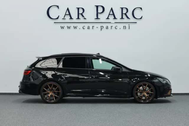 SEAT Leon (2019) thumbnail 4