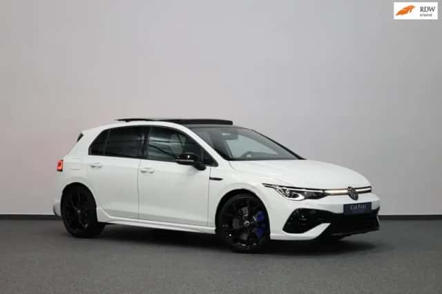 Volkswagen Golf (2022) thumbnail 1