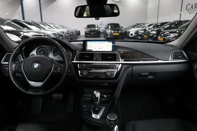 BMW 3-Serie (2018) thumbnail 2