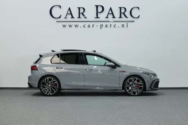 Volkswagen Golf (2021) thumbnail 4
