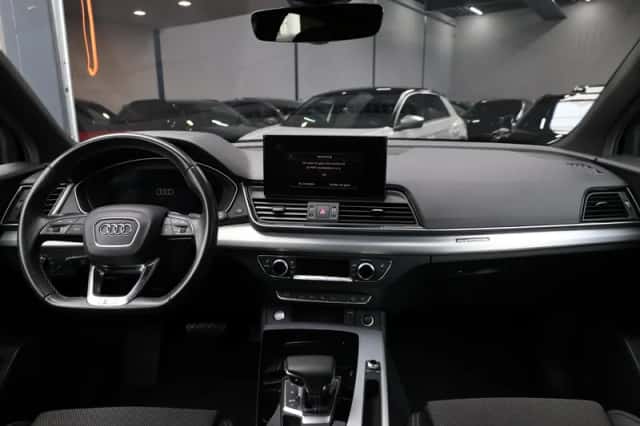 Audi Q5 (2024) thumbnail 2