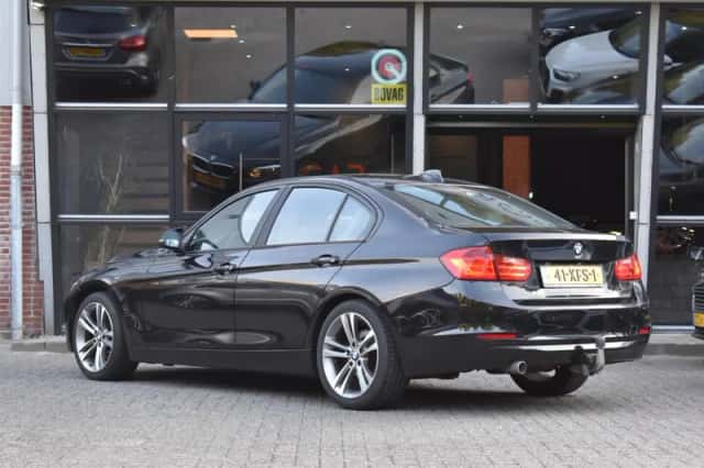 BMW 3-Serie (2012) thumbnail 6